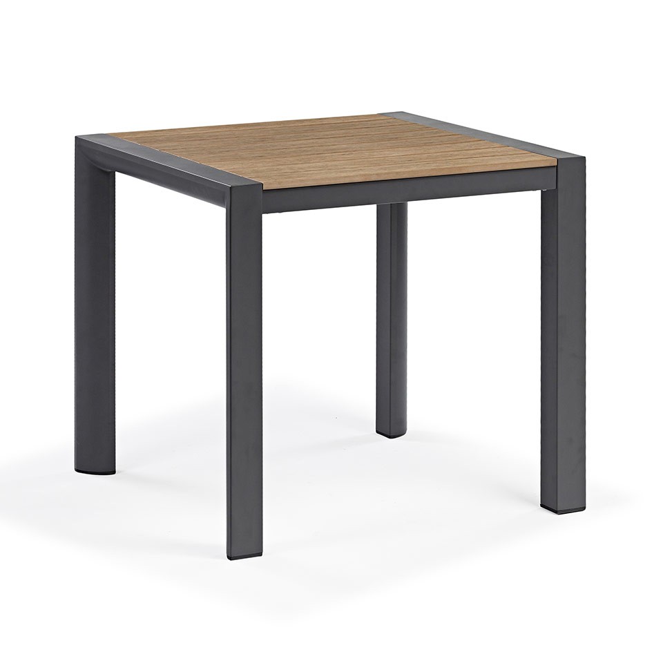 Plastikust puidust lauad